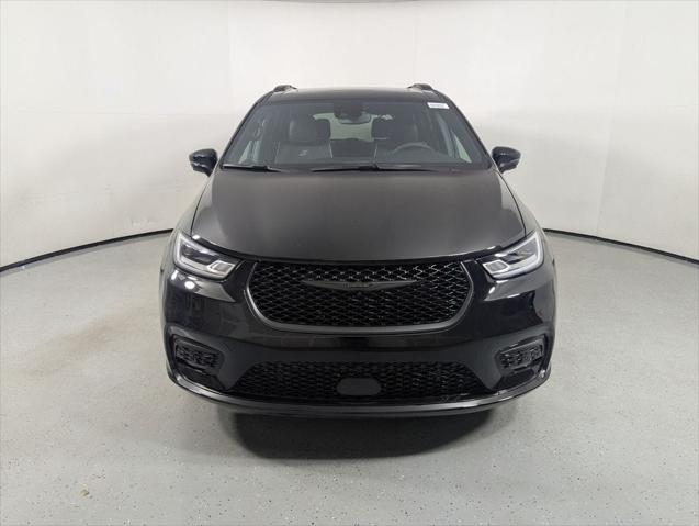 2025 Chrysler Pacifica PACIFICA LIMITED