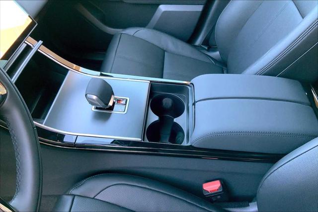 2025 Land Rover Range Rover Velar P250 Dynamic SE