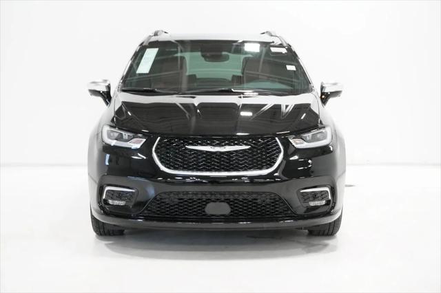 2025 Chrysler Pacifica Hybrid PACIFICA PLUG-IN HYBRID PINNACLE