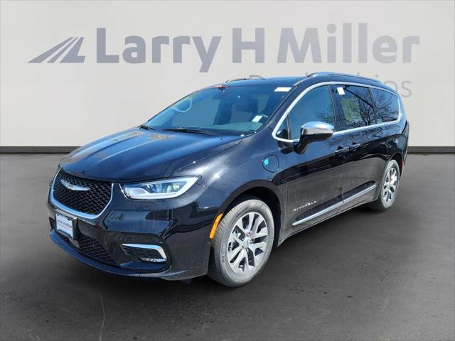 2025 Chrysler Pacifica Hybrid PACIFICA PLUG-IN HYBRID PINNACLE