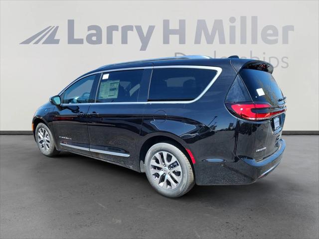 2025 Chrysler Pacifica Hybrid PACIFICA PLUG-IN HYBRID PINNACLE