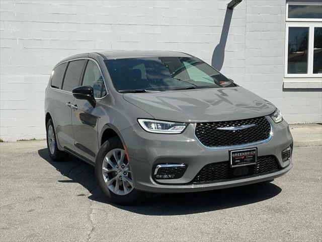 2025 Chrysler Pacifica PACIFICA SELECT AWD