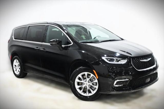 2025 Chrysler Pacifica PACIFICA SELECT AWD