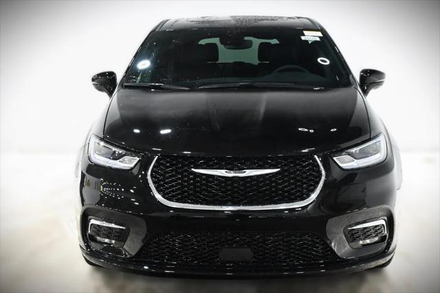 2025 Chrysler Pacifica PACIFICA SELECT AWD