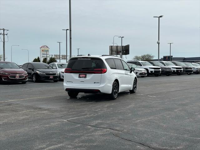 2025 Chrysler Pacifica Hybrid PACIFICA PLUG-IN HYBRID S APPEARANCE