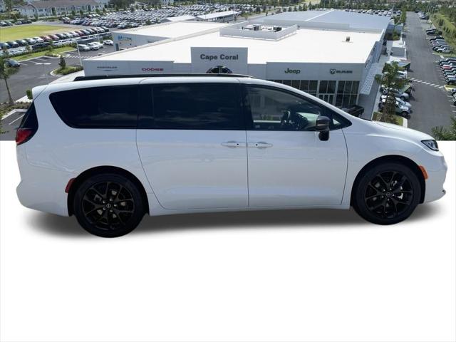 2025 Chrysler Pacifica PACIFICA LIMITED