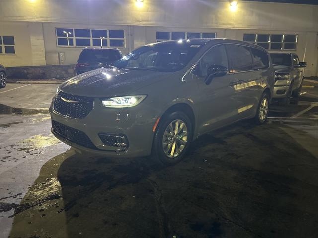 2025 Chrysler Pacifica PACIFICA SELECT AWD