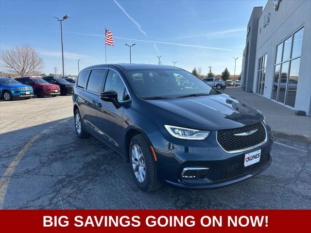 2025 Chrysler Pacifica PACIFICA SELECT AWD