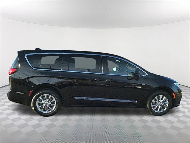 2025 Chrysler Pacifica PACIFICA SELECT AWD