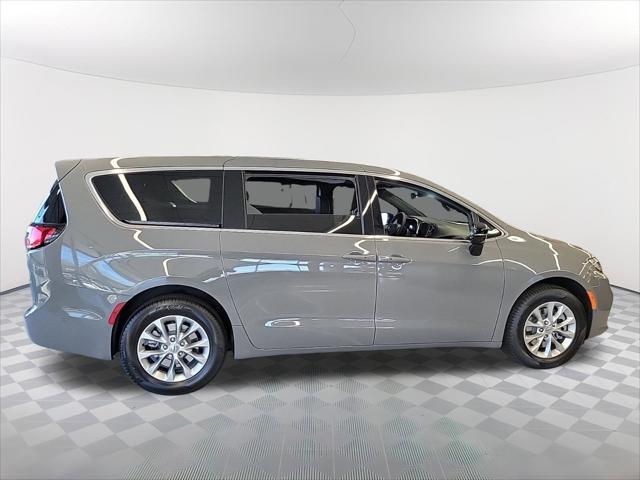 2025 Chrysler Pacifica PACIFICA SELECT AWD