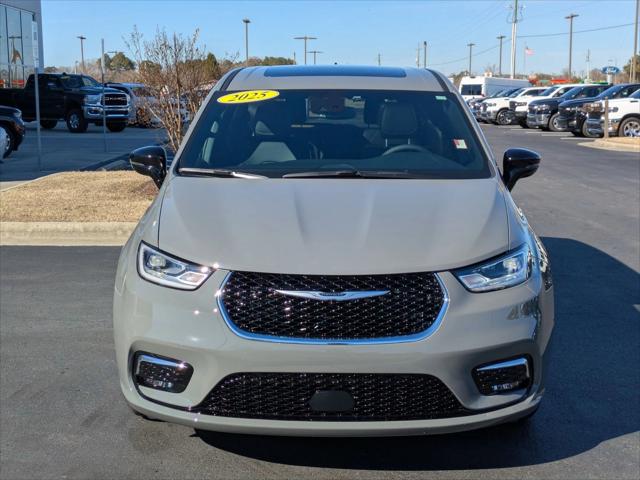 2025 Chrysler Pacifica PACIFICA SELECT
