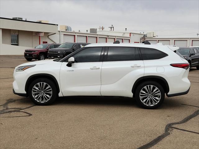 2021 Toyota Highlander Hybrid Platinum