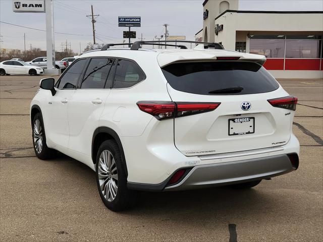 2021 Toyota Highlander Hybrid Platinum