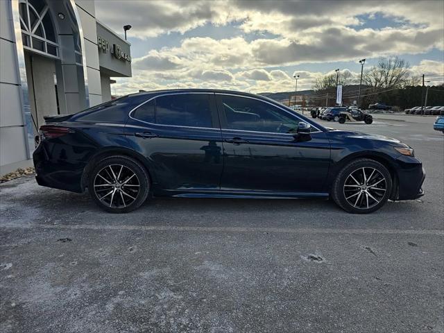 2021 Toyota Camry SE AWD