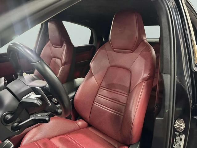 2022 Porsche Cayenne Turbo GT