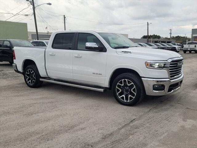 2025 RAM Ram 1500 RAM 1500 LARAMIE CREW CAB 4X4 57 BOX