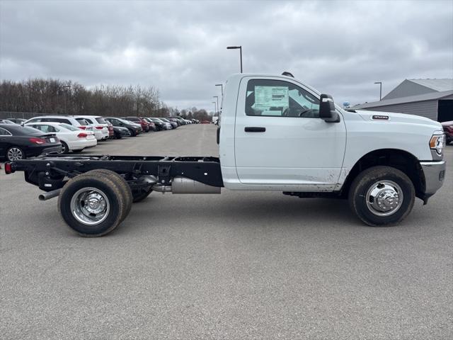 2024 RAM Ram 3500 Chassis Cab RAM 3500 TRADESMAN CHASSIS REGULAR CAB 4X4 60 CA