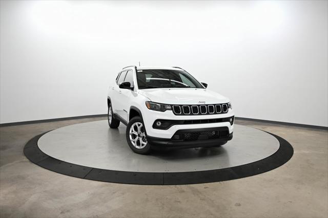 2025 Jeep Compass COMPASS LATITUDE 4X4