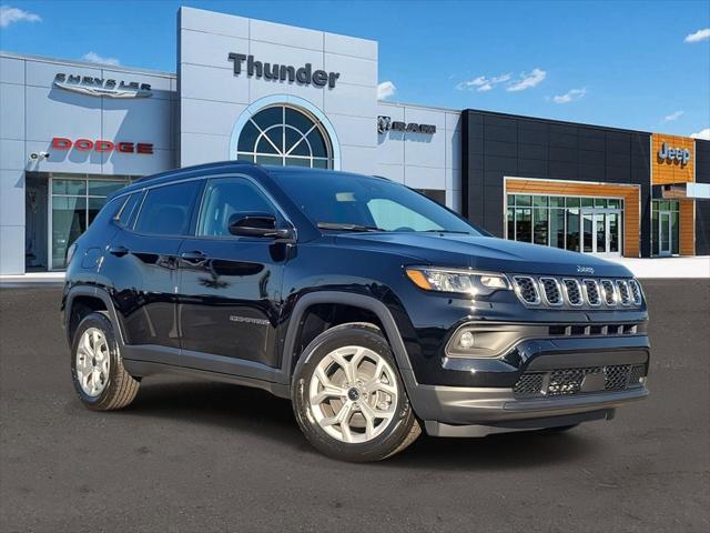 2025 Jeep Compass COMPASS LATITUDE 4X4