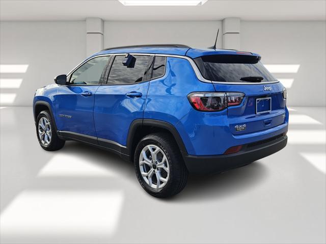 2025 Jeep Compass COMPASS LATITUDE 4X4