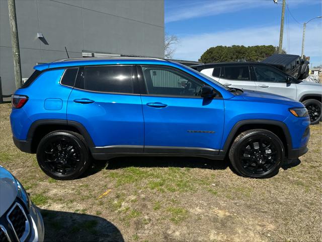 2025 Jeep Compass COMPASS LATITUDE 4X4