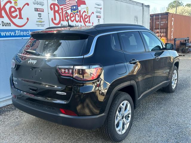 2025 Jeep Compass COMPASS LATITUDE 4X4