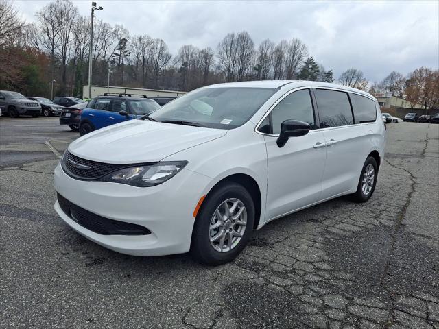 2025 Chrysler Voyager VOYAGER