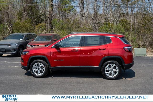 2025 Jeep Compass COMPASS LATITUDE 4X4