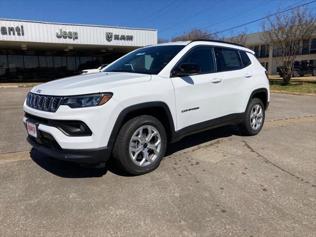 2025 Jeep Compass COMPASS LATITUDE 4X4