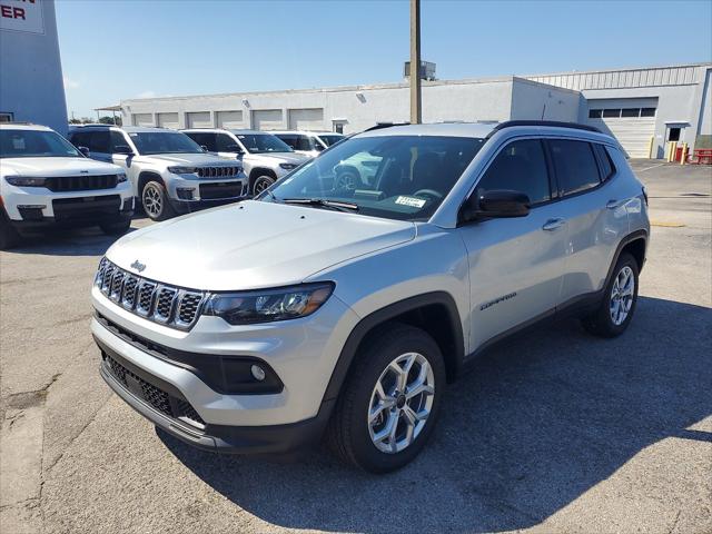 2025 Jeep Compass COMPASS LATITUDE 4X4