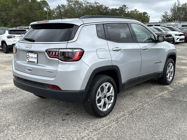 2025 Jeep Compass COMPASS LATITUDE 4X4