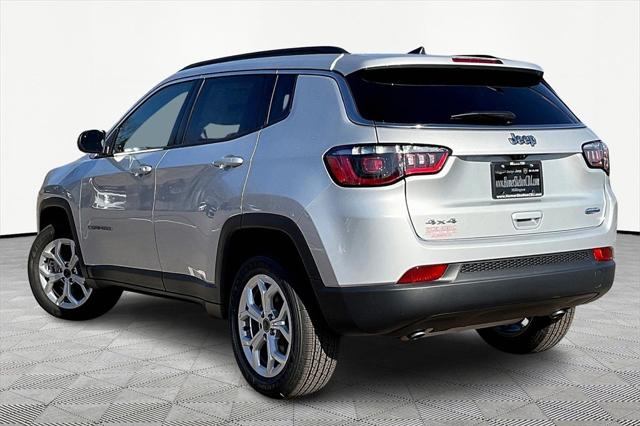 2025 Jeep Compass COMPASS LATITUDE 4X4