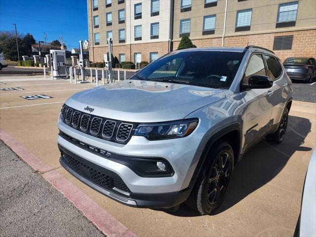 2025 Jeep Compass COMPASS LATITUDE 4X4