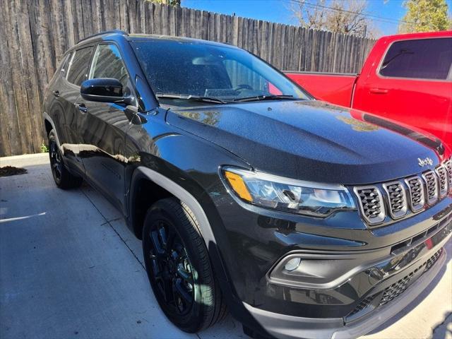 2025 Jeep Compass COMPASS LATITUDE 4X4