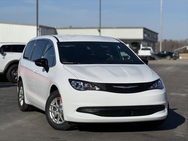 2025 Chrysler Voyager VOYAGER LX