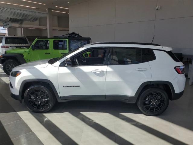 2025 Jeep Compass COMPASS LATITUDE 4X4