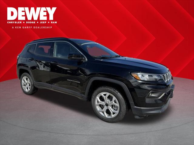 2025 Jeep Compass COMPASS LATITUDE 4X4