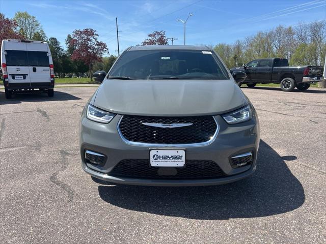 2025 Chrysler Pacifica PACIFICA SELECT AWD