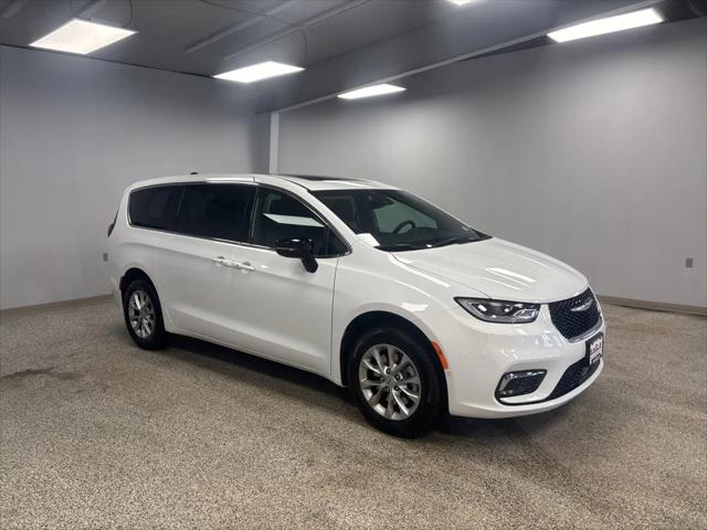 2025 Chrysler Pacifica PACIFICA SELECT AWD