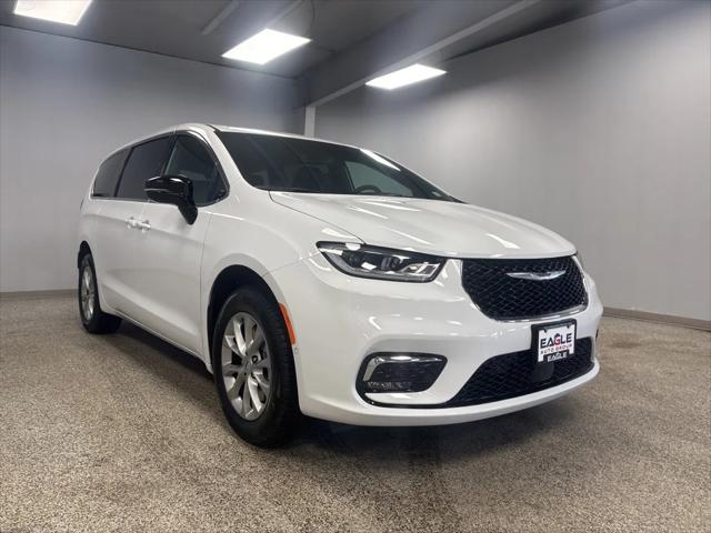 2025 Chrysler Pacifica PACIFICA SELECT AWD