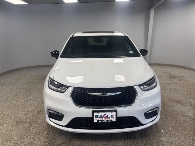 2025 Chrysler Pacifica PACIFICA SELECT AWD