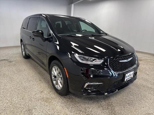 2025 Chrysler Pacifica PACIFICA SELECT AWD