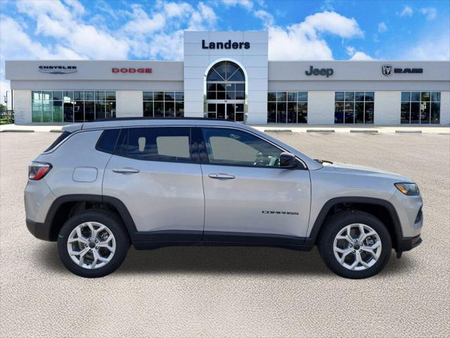 2025 Jeep Compass COMPASS LATITUDE 4X4