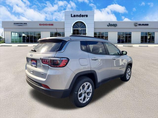2025 Jeep Compass COMPASS LATITUDE 4X4