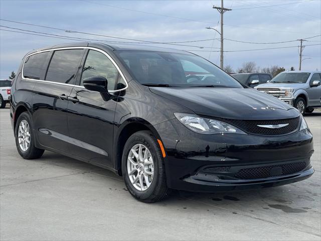 2025 Chrysler Voyager VOYAGER LX