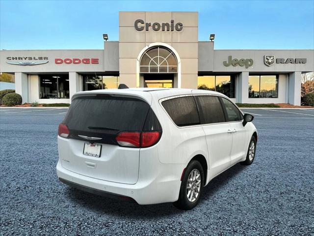 2025 Chrysler Voyager VOYAGER