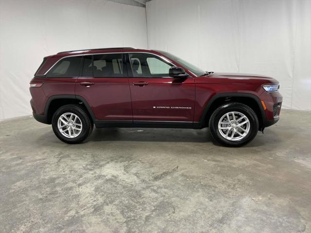 2025 Jeep Grand Cherokee GRAND CHEROKEE LAREDO X 4X4