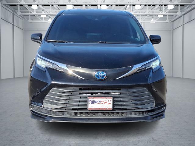 2021 Toyota Sienna LE