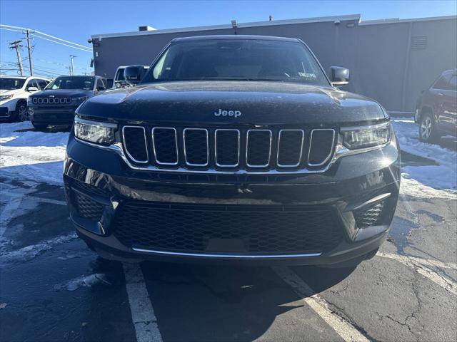 2023 Jeep Grand Cherokee Laredo 4x4