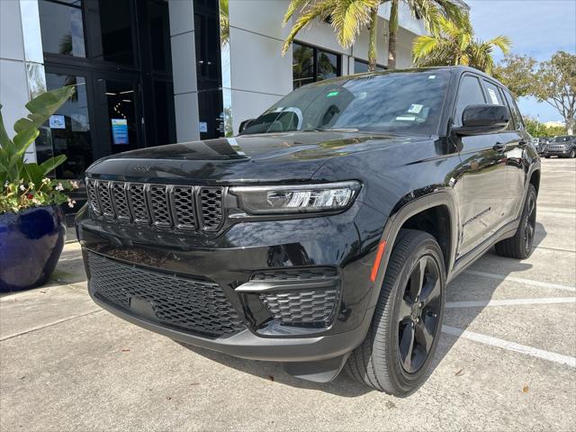 2023 Jeep Grand Cherokee Altitude 4x2